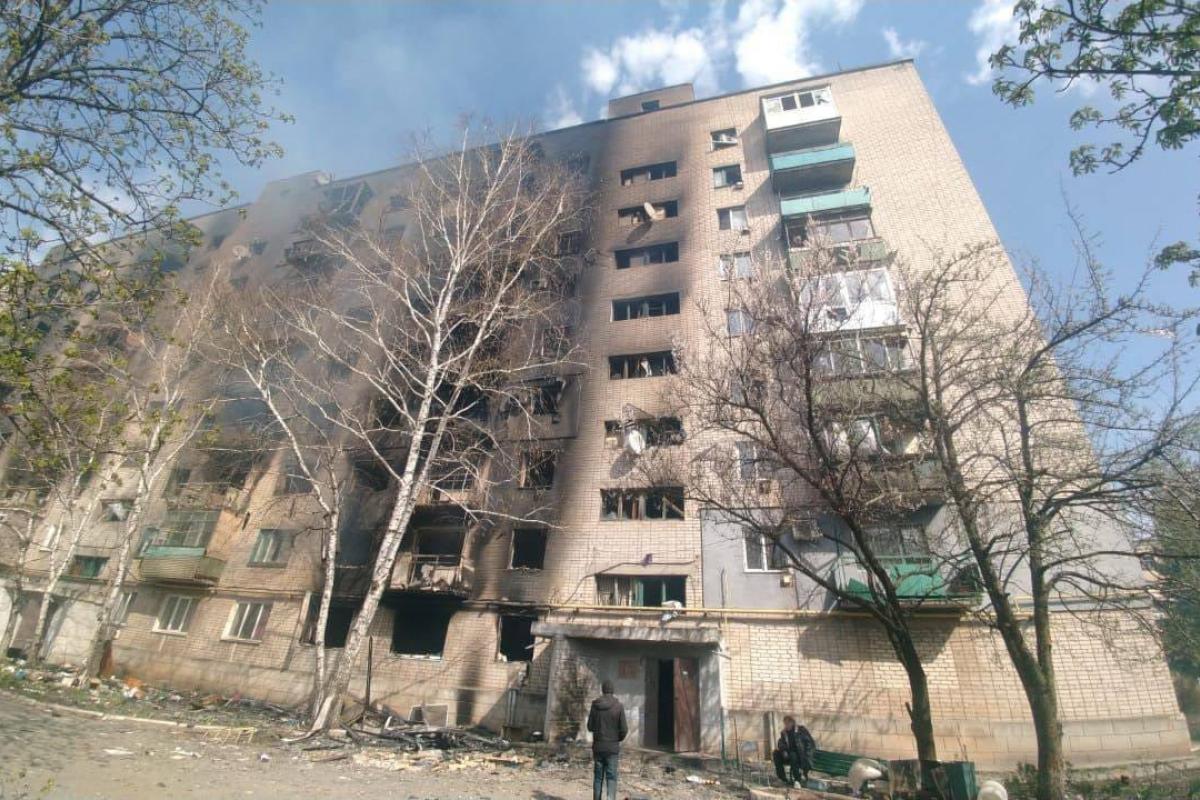 За сегодня на Луганщине разрушено еще девять домов, перебит газопровод, - Гайдай
