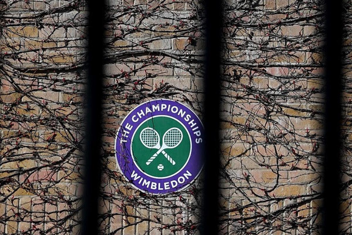 Теннисистов из России и Беларуси отстранили от участия в "Уимблдоне" Теннисистов из России и Беларуси отстранили от участия в "Уимблдоне"