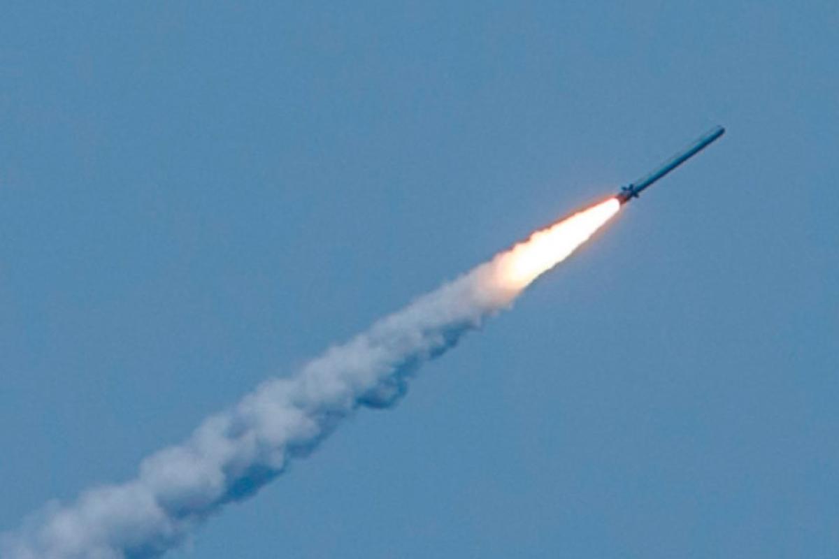 РФ нанесла ракетний удар по Житомирщині: пошкоджено близько 100 будинків, є поранені РФ нанесла ракетний удар по Житомирщині: пошкоджено близько 100 будинків, є поранені