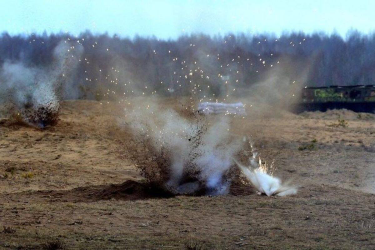 Российские войска обстреляли ракетами пограничье Сумской области Российские войска обстреляли ракетами пограничье Сумской области
