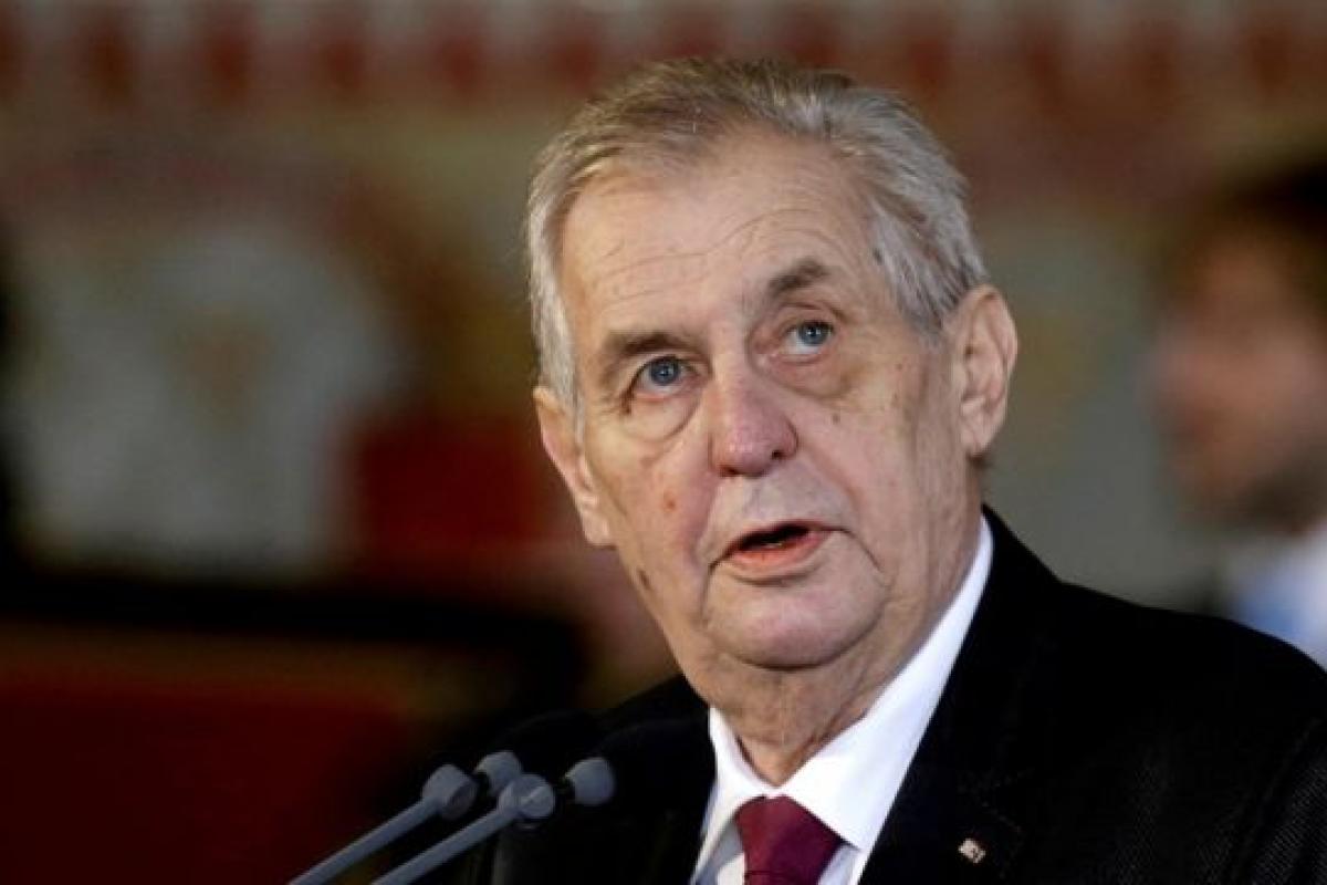 Президент Чехії дозволив добровольцям воювати в Україні Президент Чехії дозволив добровольцям воювати в Україні
