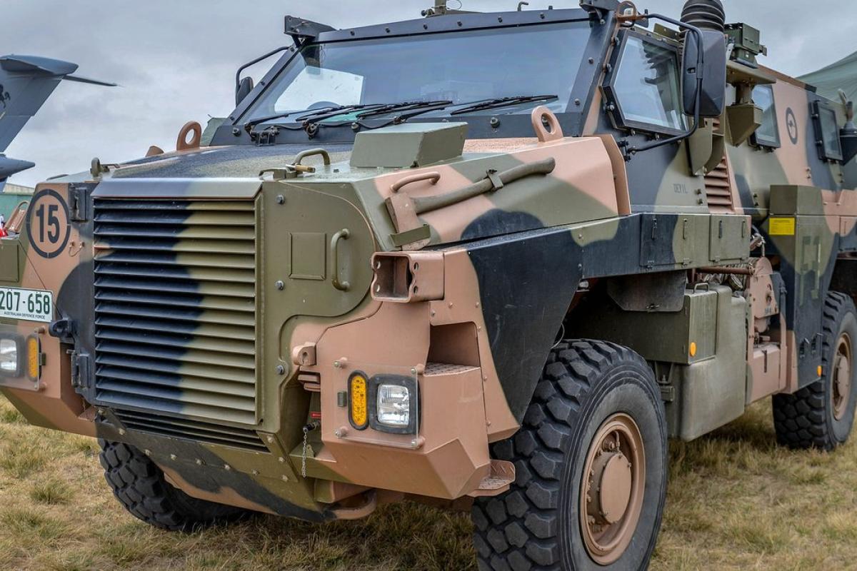 Австралия передаст Украине партию из более 30 бронетранспортеров Австралия передаст Украине партию из более 30 бронетранспортеров