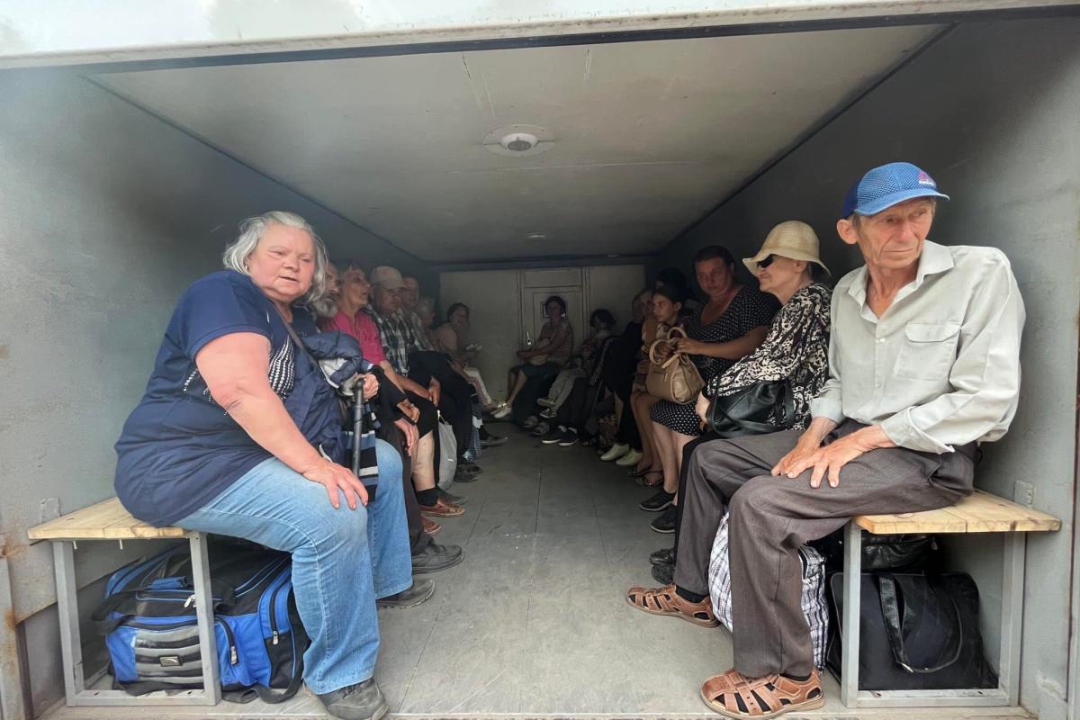 "Сил терпіти не залишилося": мешканців Луганщини, які хочуть евакуюватися, стає дедалі більше