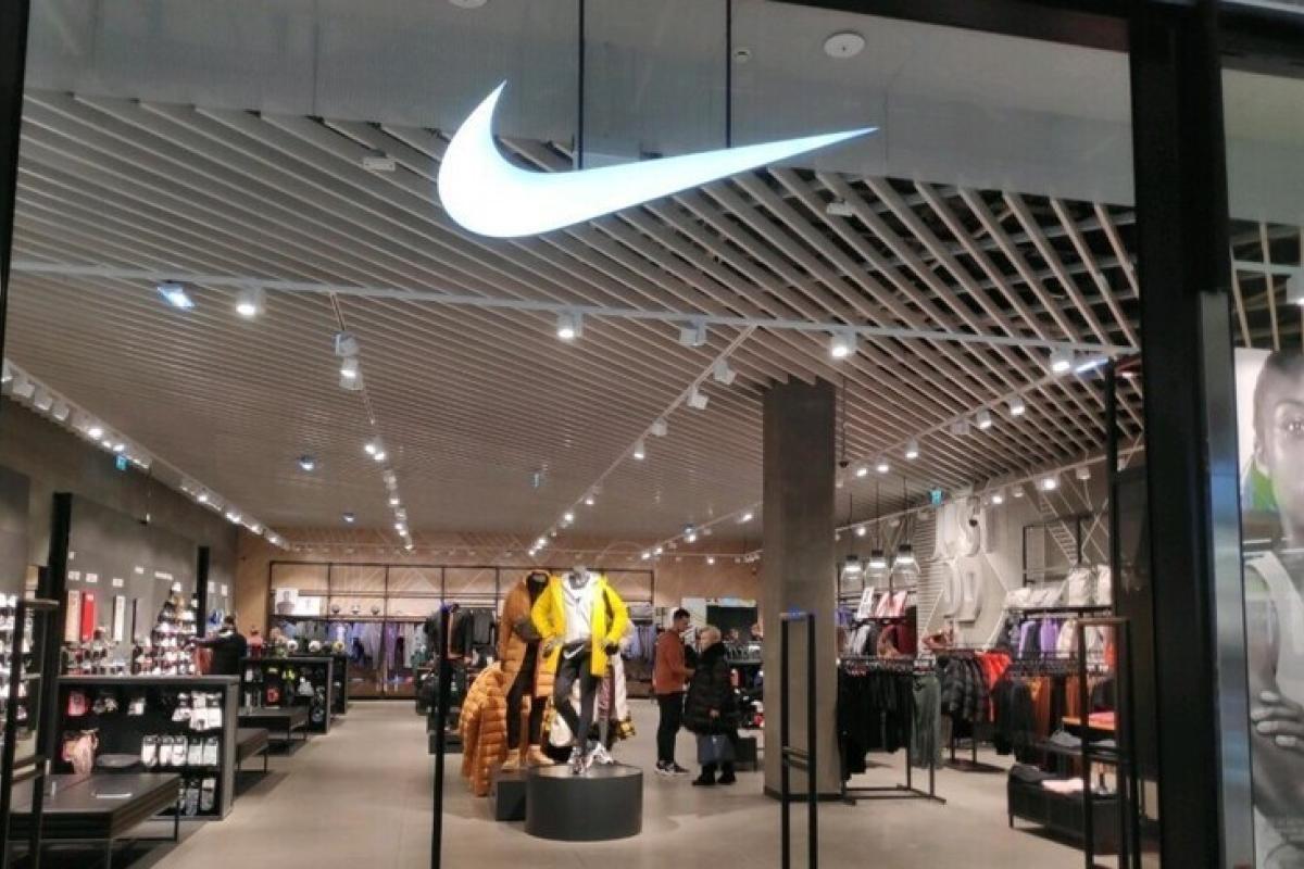Компания Nike полностью уходит с российского рынка Компания Nike полностью уходит с российского рынка