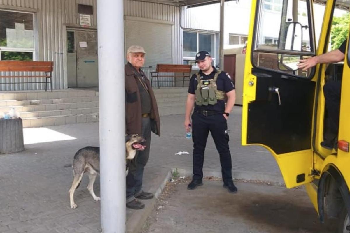 З Луганської області вдалося евакуювати трьох людей, - поліція