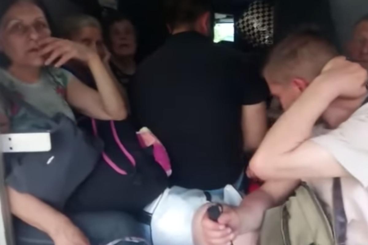 "Досвід Сєвєродонецька жахає лисичан": вдалося евакуювати ще близько 30 людей "Досвід Сєвєродонецька жахає лисичан": вдалося евакуювати ще близько 30 людей