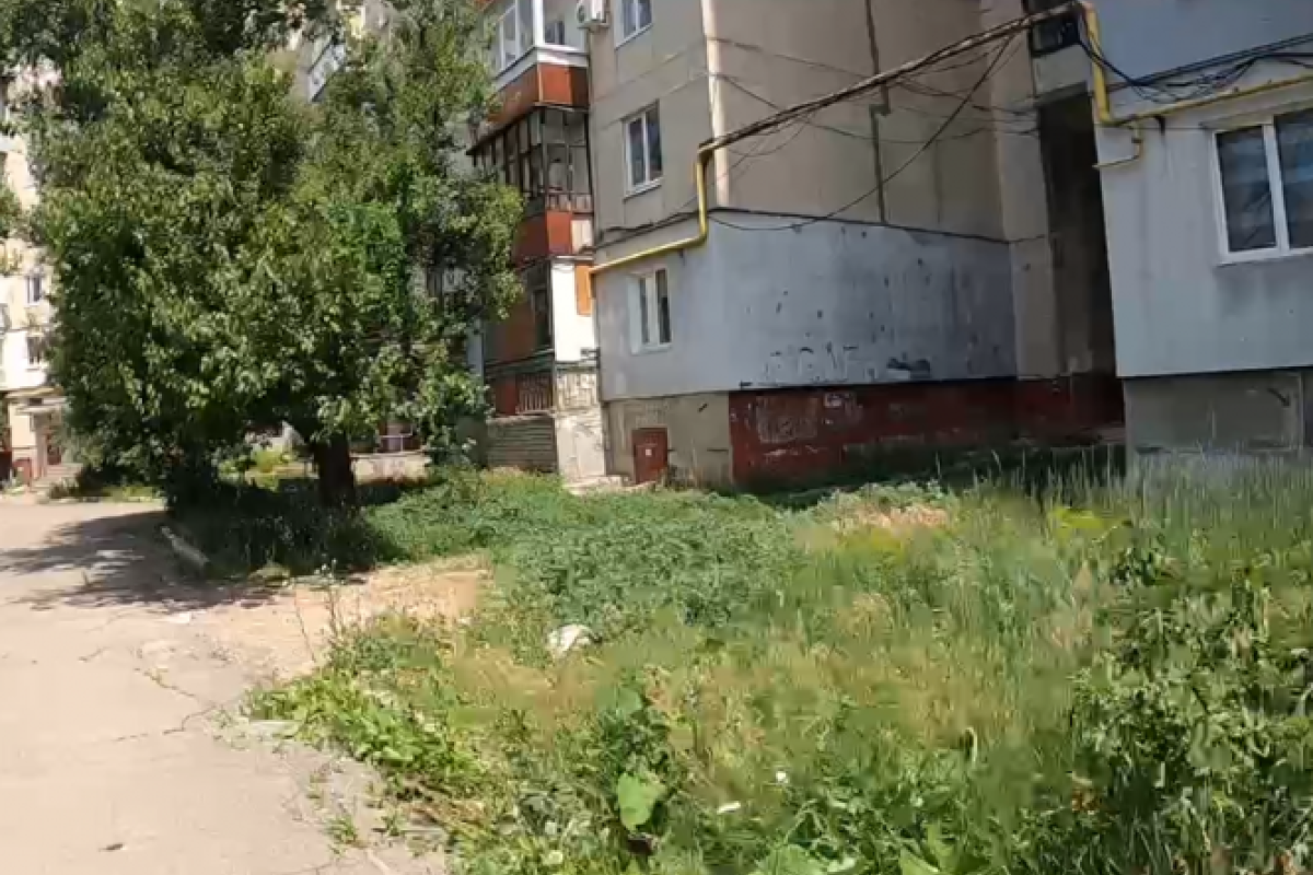 Появилось видео из одного из наиболее обстреливаемых районов Лисичанска