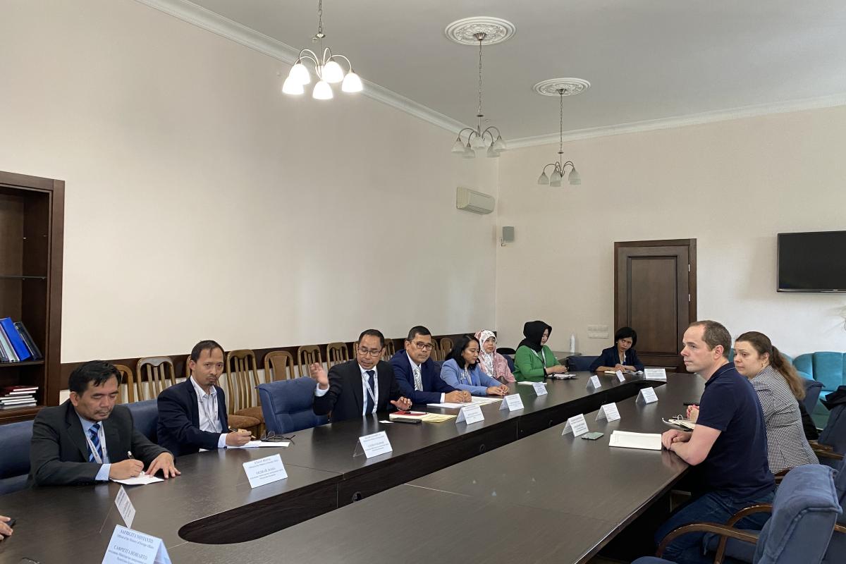 Украина получит 5 млн долларов от Индонезии на восстановление медучреждений