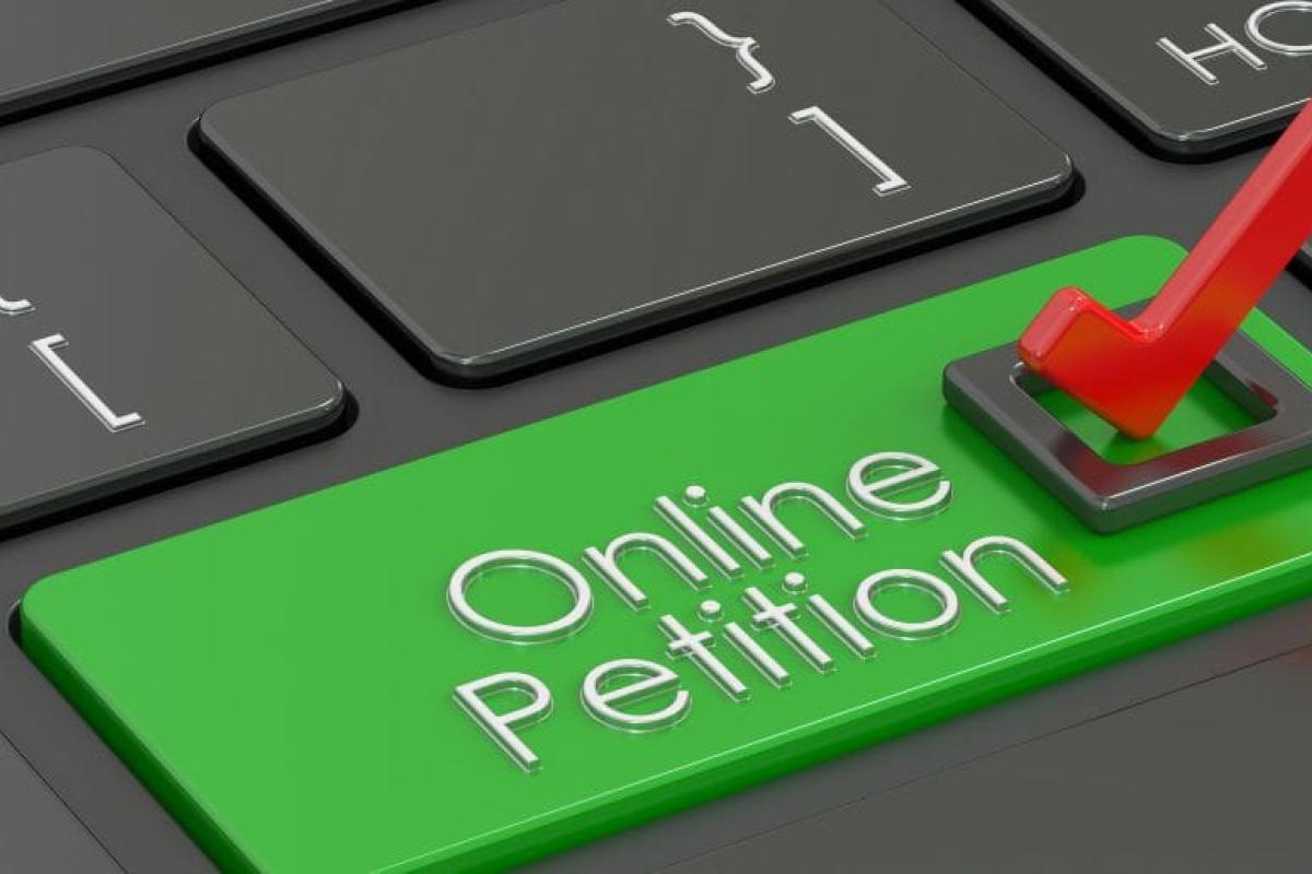 Ще одна петиція до Зеленського про відміну обмеження на виїзд чоловіків за кордон набрала понад 25 тисяч голосів Ще одна петиція до Зеленського про відміну обмеження на виїзд чоловіків за кордон набрала понад 25 тисяч голосів