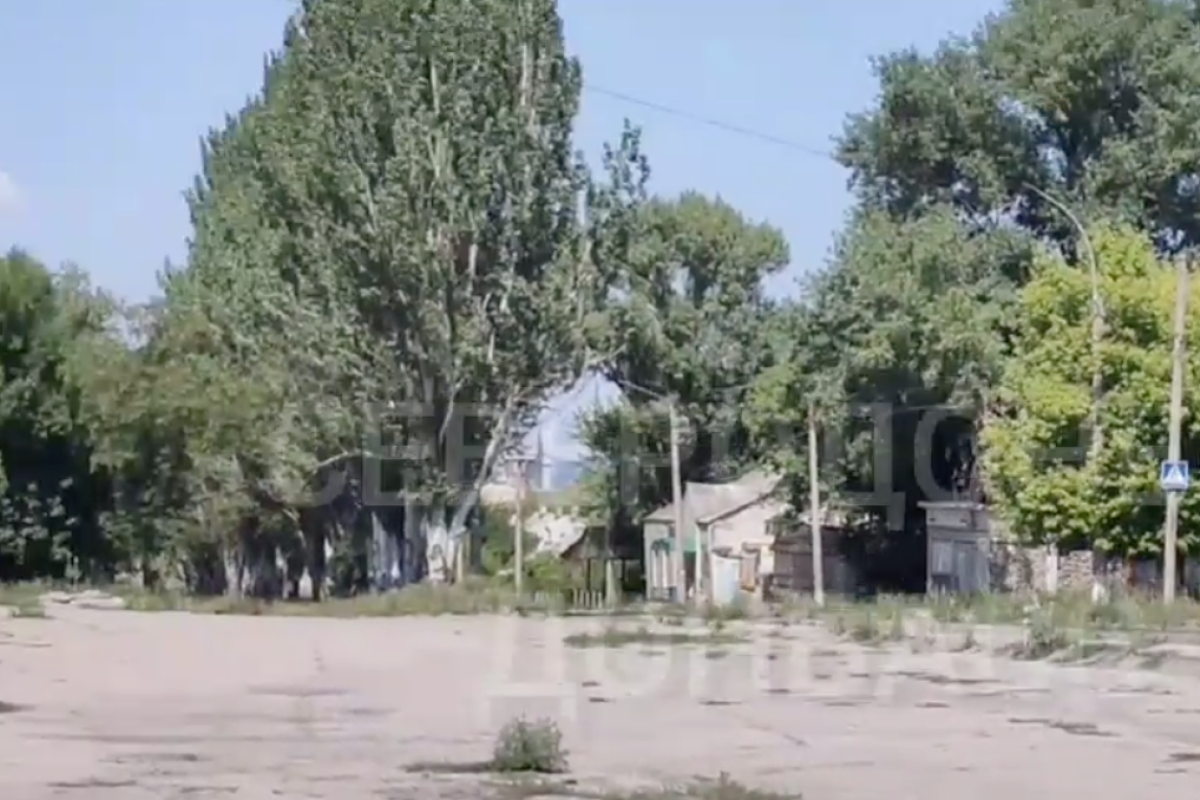 В сети показали, как сейчас выглядит один из районов Лисичанска (видео) В сети показали, как сейчас выглядит один из районов Лисичанска (видео)