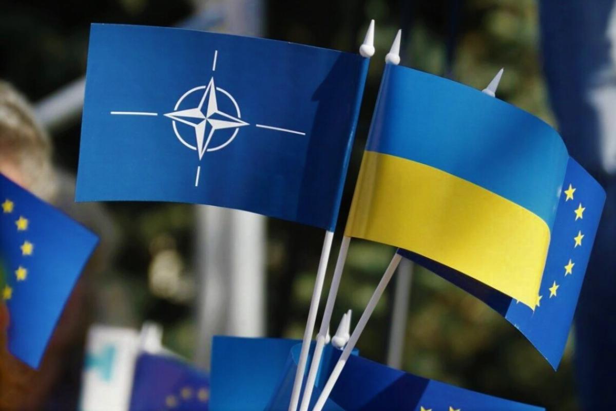 В НАТО заверили, что не изменят позицию относительно Украины с наступлением зимы В НАТО заверили, что не изменят позицию относительно Украины с наступлением зимы