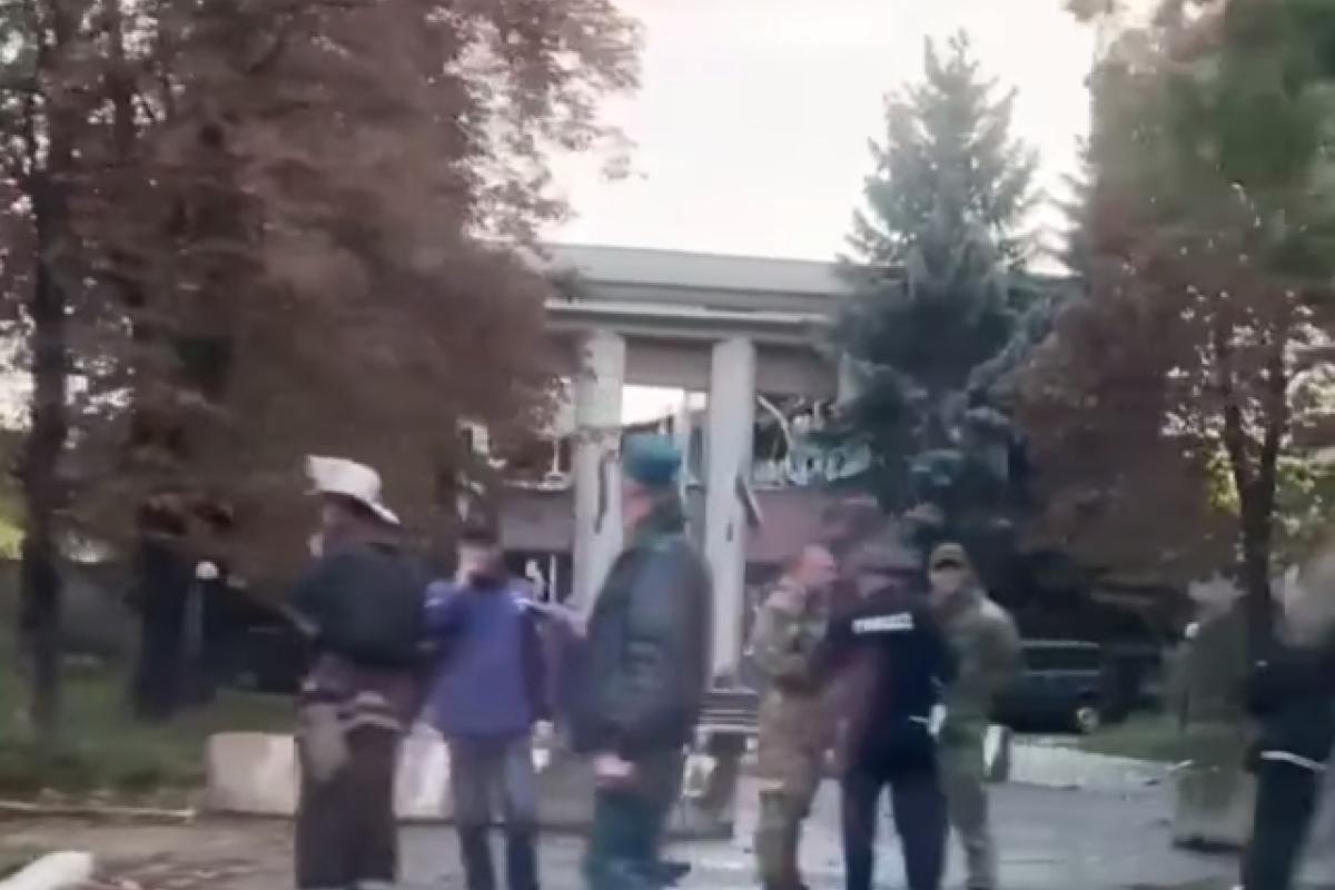 В оккупированном Алчевске произошел "хлопок" в здании "МГБ" В оккупированном Алчевске произошел "хлопок" в здании "МГБ"