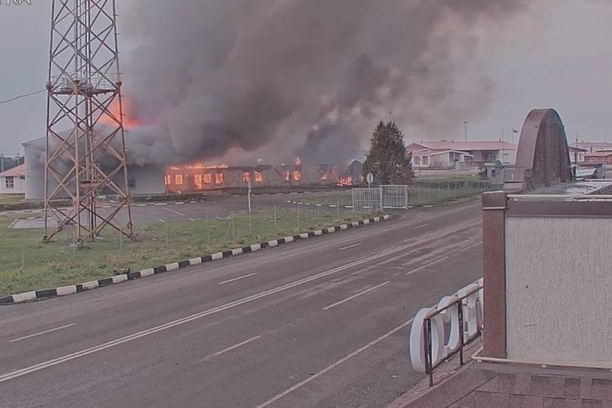 В Белгородском районе РФ горит таможенный терминал (видео)