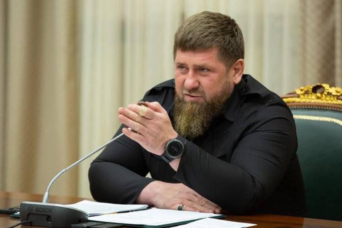 Кадыров заявил о намерении отправиться в "бессрочный и длинный отпуск" Кадыров заявил о намерении отправиться в "бессрочный и длинный отпуск"