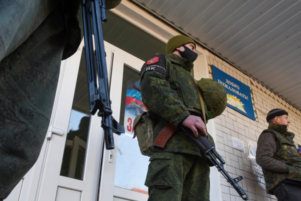 Росіяни мобілізували майже все чоловіче населення окупованих Луганської та Донецької областей, - ГУР