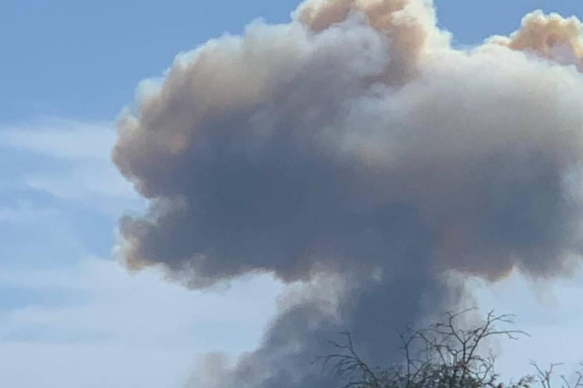 В Крыму прогремело несколько мощных взрывов В Крыму прогремело несколько мощных взрывов
