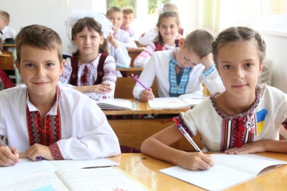 Названа кількість українських дітей-біженців, які були зараховані до шкіл Польщі Названа кількість українських дітей-біженців, які були зараховані до шкіл Польщі