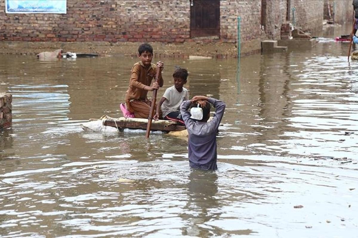 Пакистан после наводнения местами превратился в море
