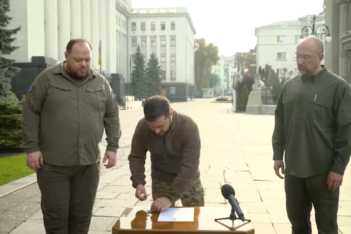 Україна подає заявку на вступ до НАТО у прискореному порядку Україна подає заявку на вступ до НАТО у прискореному порядку