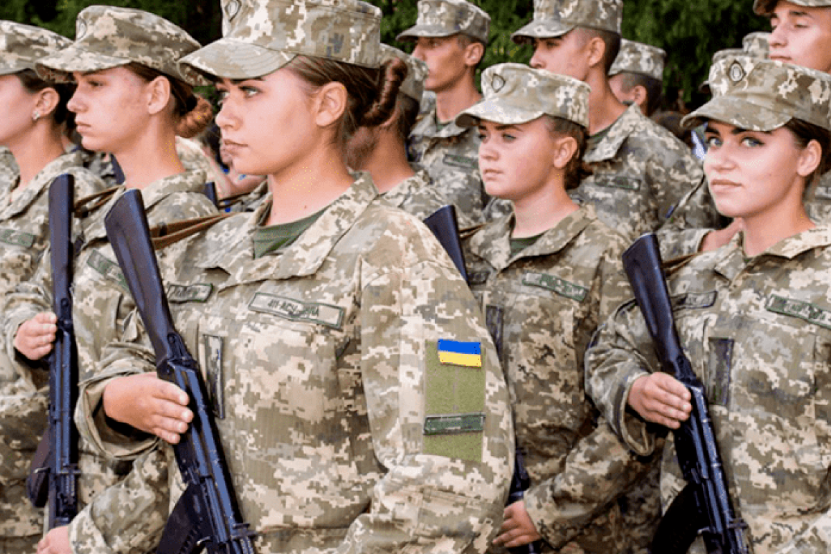 Зеленський підписав закон про добровільний військовий облік жінок в Україні