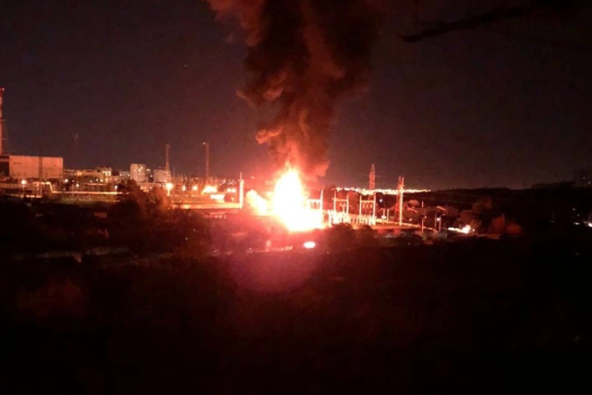 В российском Белгороде горит ТЭС, в части районов нет света В российском Белгороде горит ТЭС, в части районов нет света