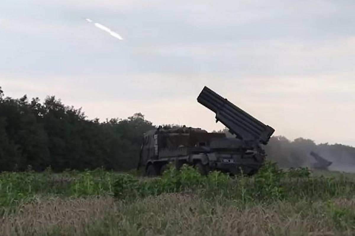 Близько 30 загиблих окупантів: на Луганщині "прилетіло" по позиції противника Близько 30 загиблих окупантів: на Луганщині "прилетіло" по позиції противника