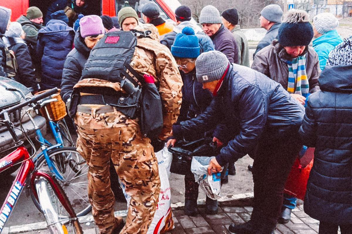Росіяни обстріляли конвой з гуманітарною допомогою для жителів Луганщини