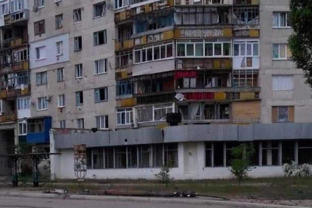 "Взрывы слышны даже в трубку": что сообщают в сети об обстановке в Лисичанске сегодня