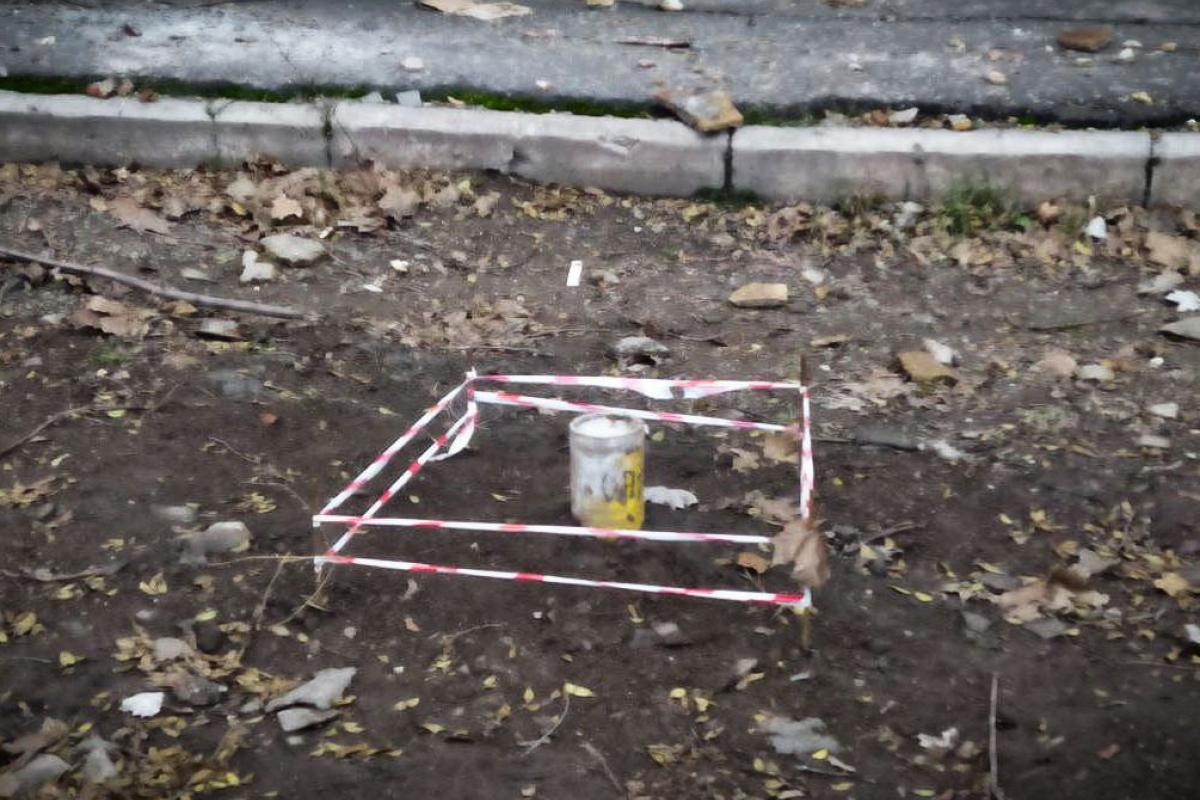 В Мариуполе на снаряде подорвались двое подростков В Мариуполе на снаряде подорвались двое подростков
