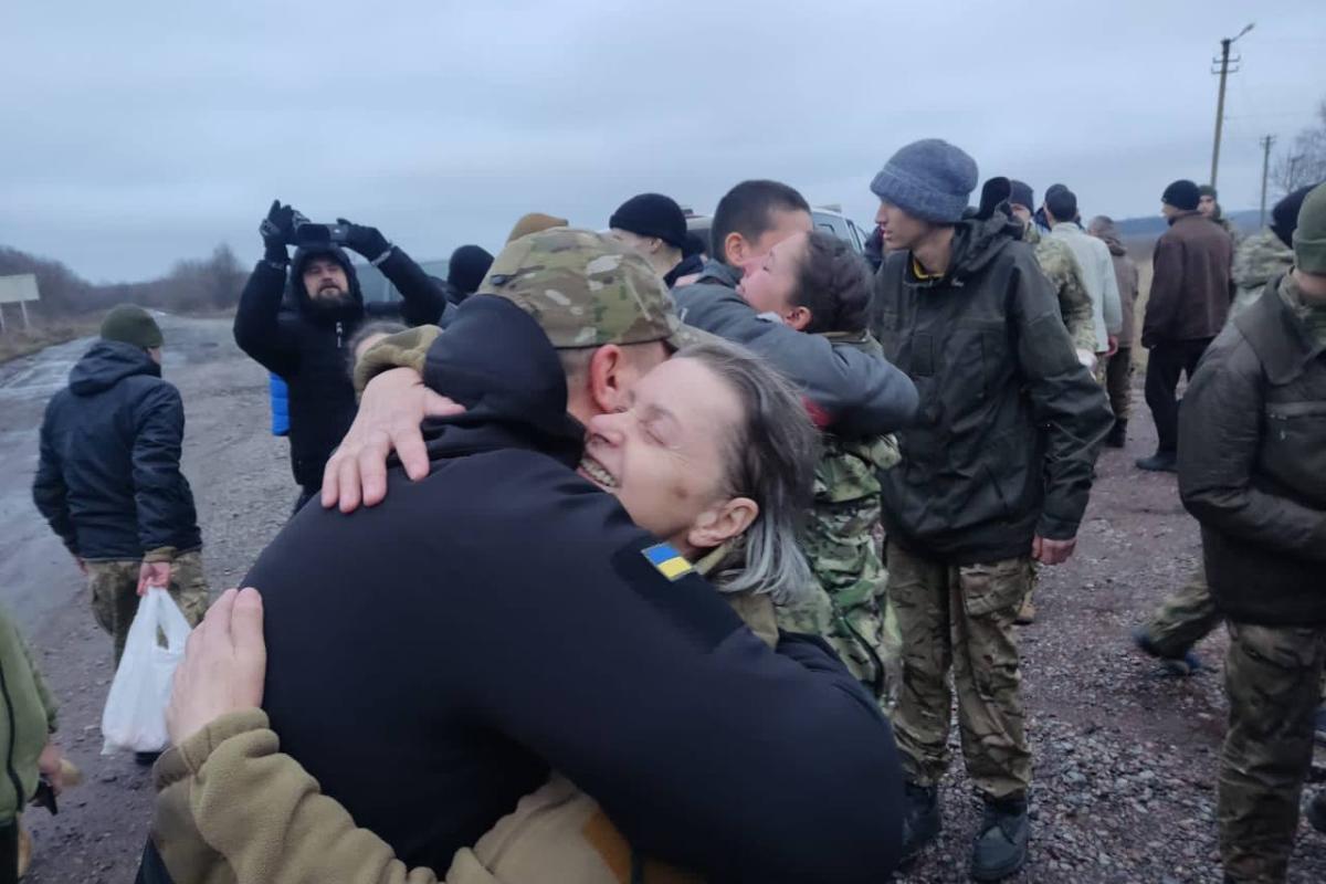 Большой обмен пленными: Украина вернула из российского плена 140 защитников