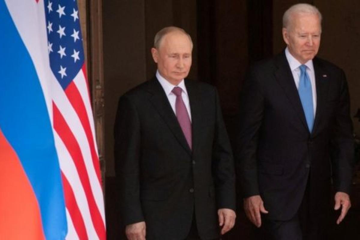 Байден готов лично встретиться с Путиным: названо условие Байден готов лично встретиться с Путиным: названо условие