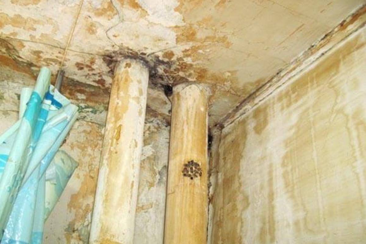 Від місцевих алкашів з "ентузіазмом": на Луганщині росіяни вигадали ремонтне "ноу-хау"