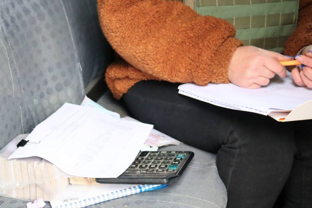 В одно из освобожденных сел Луганщины впервые за долгое время доставили пенсии В одно из освобожденных сел Луганщины впервые за долгое время доставили пенсии