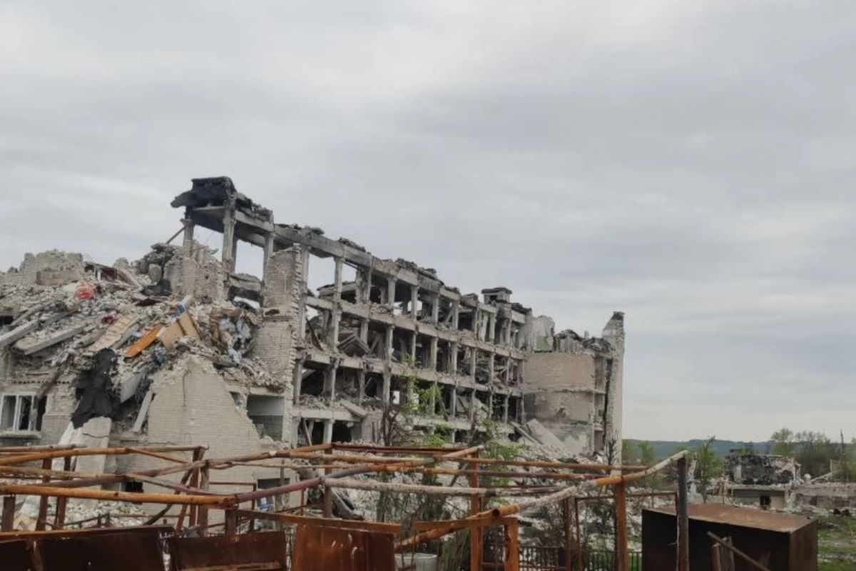 Від будівель нічого не залишилося: у мережі з'явилося нове відео з Рубіжного Від будівель нічого не залишилося: у мережі з'явилося нове відео з Рубіжного