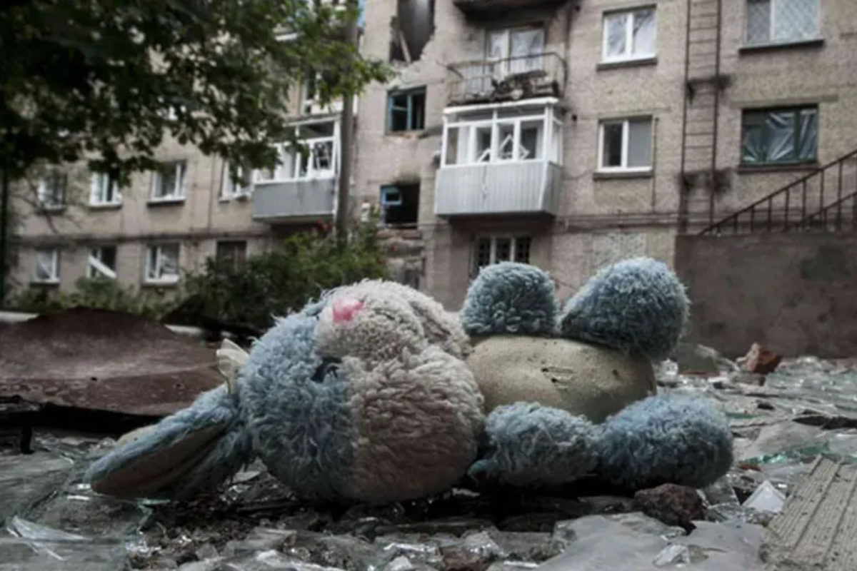 Об этом ли мечтают дети?: В Лисичанске школьникам устроили "новогоднее чудо" Об этом ли мечтают дети?: В Лисичанске школьникам устроили "новогоднее чудо"