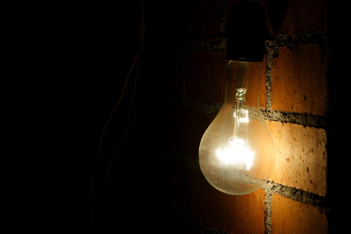 Даже лампочки выкрутили, пока меняли батареи: вся правда о "ремонте" квартир в Северодонецке Даже лампочки выкрутили, пока меняли батареи: вся правда о "ремонте" квартир в Северодонецке