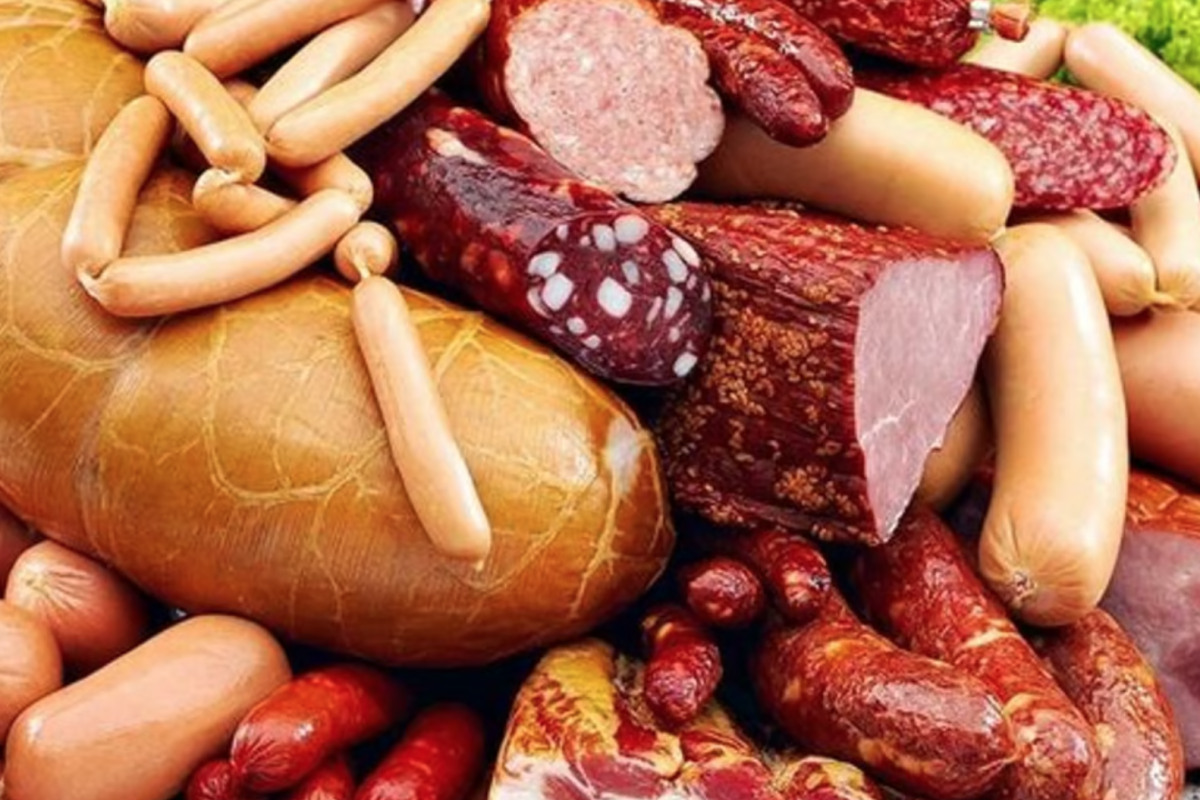 Добре, що не з повітря: у Сєвєродонецьку з'явилася ковбаса з несподіваним складом (фото) Добре, що не з повітря: у Сєвєродонецьку з'явилася ковбаса з несподіваним складом (фото)