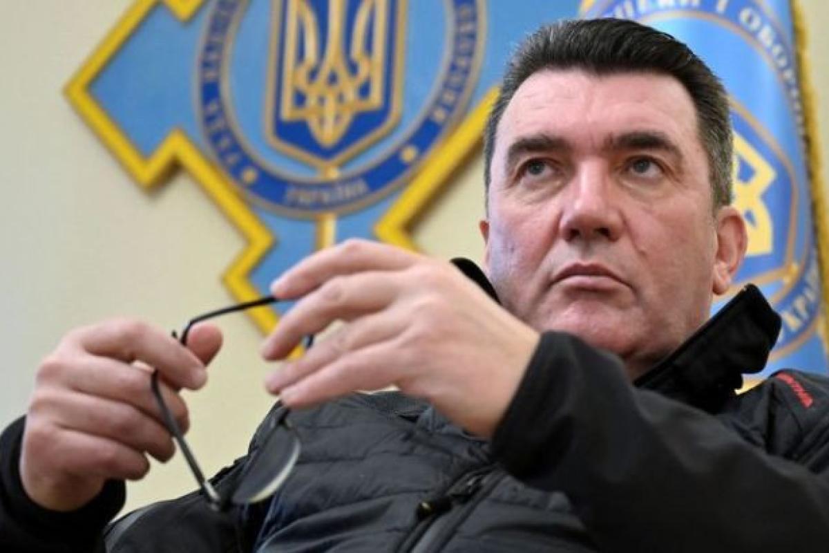 Колаборанти масово тікають з Луганської та Донецької областей до РФ, - Данілов Колаборанти масово тікають з Луганської та Донецької областей до РФ, - Данілов
