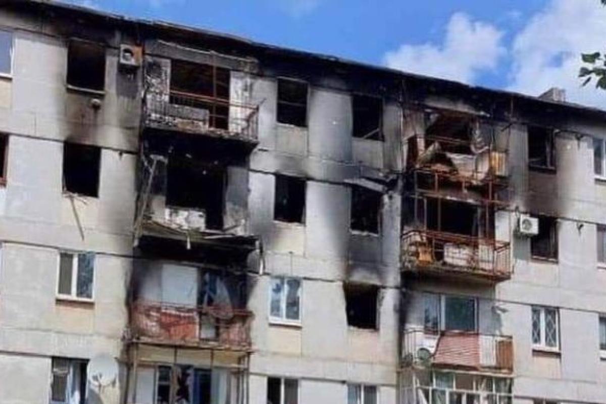 Поездка по разрушенным улицам Северодонецка: обнародованы новые кадры из города Поездка по разрушенным улицам Северодонецка: обнародованы новые кадры из города