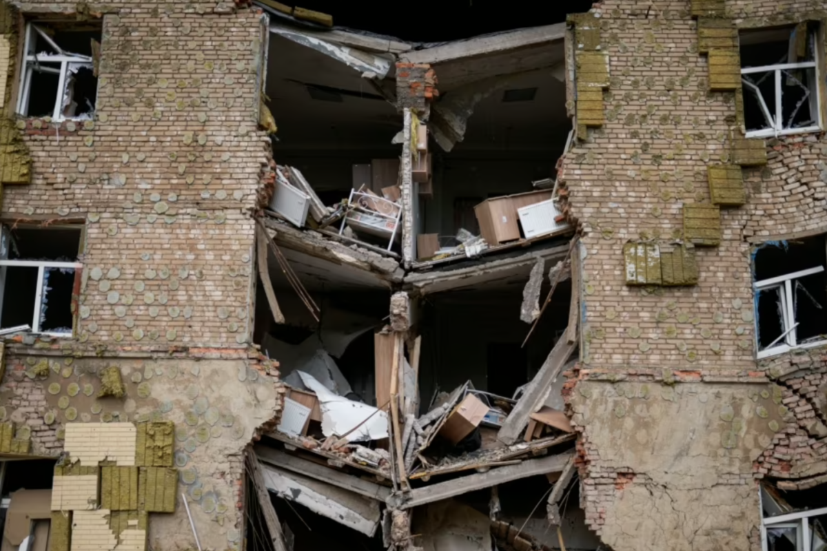 "Куди скаржитися та як їх виганяти?": у віджаті квартири сєвєродончан заселяють нових "господарів"