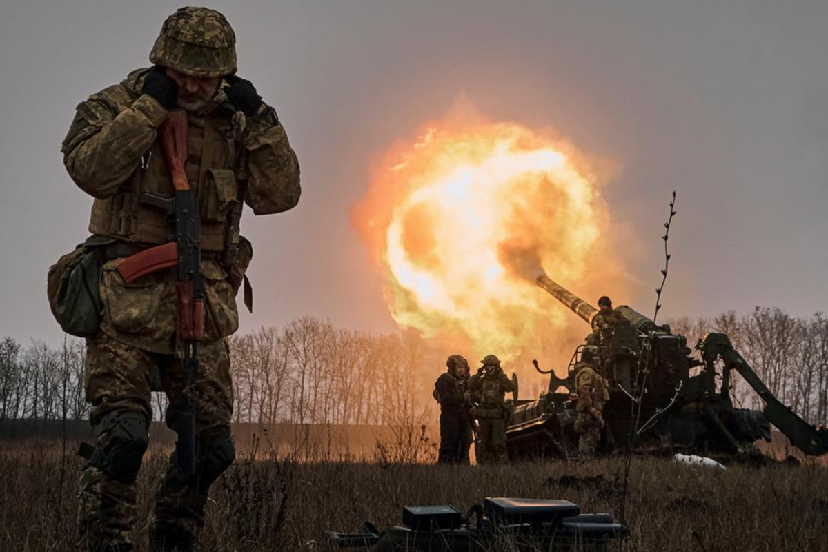 У мережі повідомляють про бій із застосуванням важкої техніки та авіації в районі Білогорівки, "прилітає" по Лисичанську