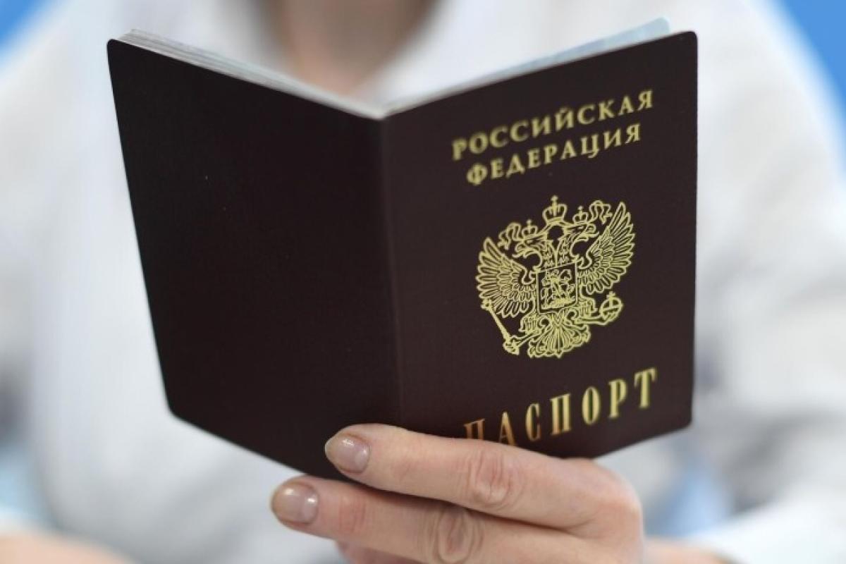 Выпускники школ на оккупированной Луганщине не могут получить аттестаты без паспортов РФ, - ЛОВА