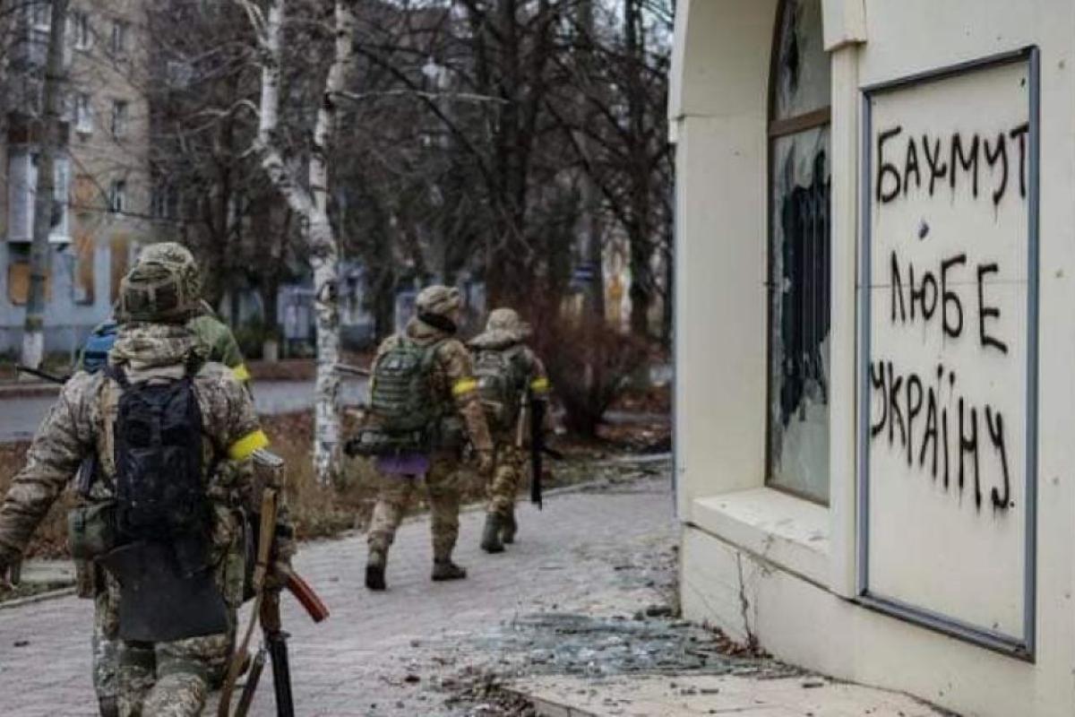 Найзапекліші бої йдуть за Бахмут та Мар'їнку: оновлена карта війни від британської розвідки Найзапекліші бої йдуть за Бахмут та Мар'їнку: оновлена карта війни від британської розвідки