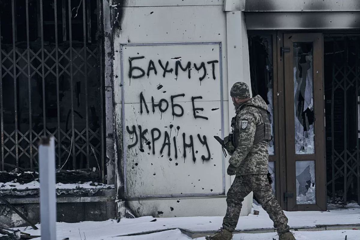 Росіяни провалили наступ на Бухмут, зазнавши колосальних втрат, - Білий дім Росіяни провалили наступ на Бухмут, зазнавши колосальних втрат, - Білий дім