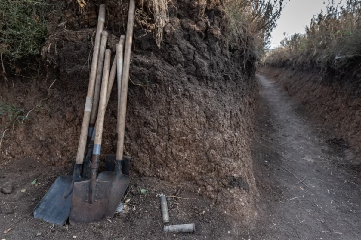На Луганщине под видом водопроводных работ россияне роют окопы, - ЛОВА На Луганщине под видом водопроводных работ россияне роют окопы, - ЛОВА