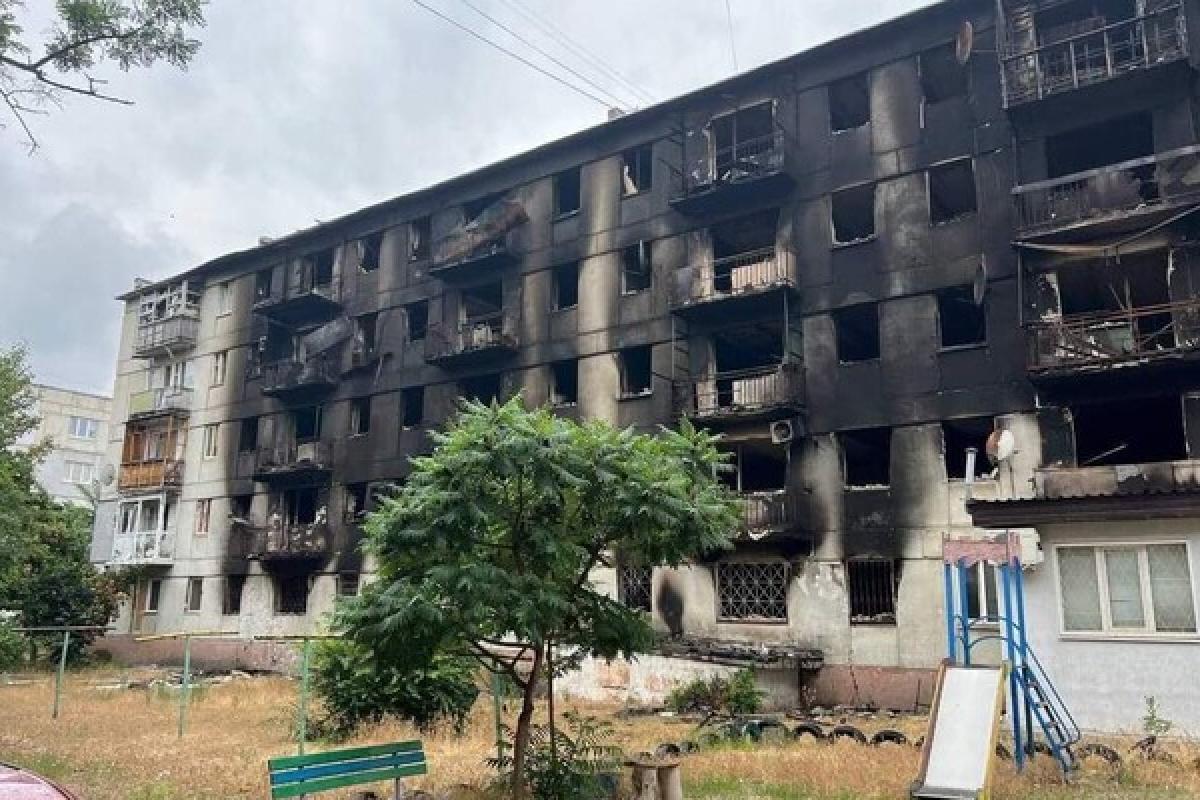 Жінка показала, як виживає у зруйнованому Лисичанську - відео