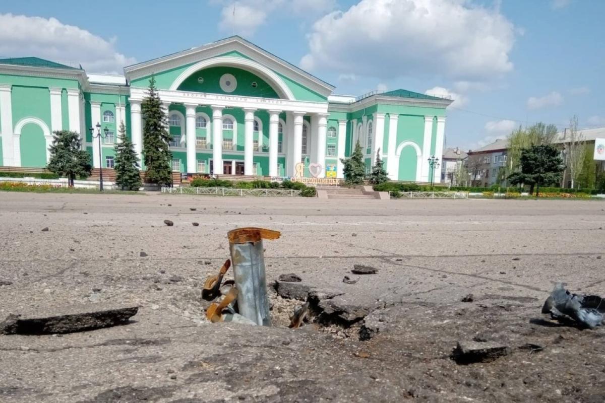 "Тільки пройшла техніка і через пару хвилин приліт": із Сєвєродонецька повідомляють про вибухи "Тільки пройшла техніка і через пару хвилин приліт": із Сєвєродонецька повідомляють про вибухи