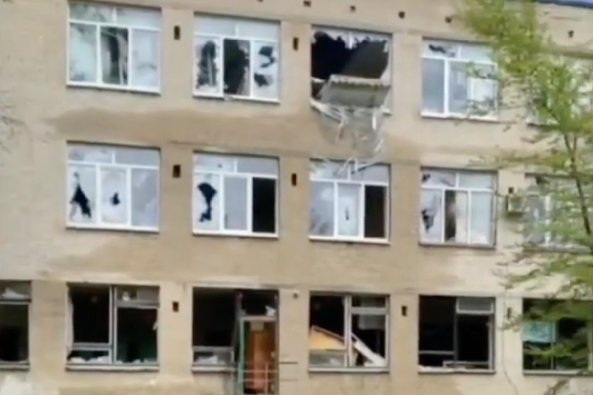 А могли б навчатися діти: як виглядає одна зі зруйнованих шкіл Сєвєродонецька А могли б навчатися діти: як виглядає одна зі зруйнованих шкіл Сєвєродонецька