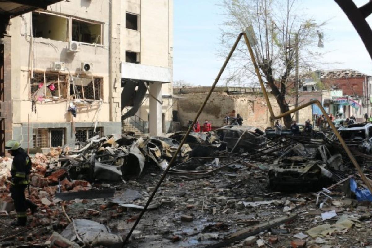 "Очень часто по городу летит в ночное время": в сети рассказали об обстановке в Кременной