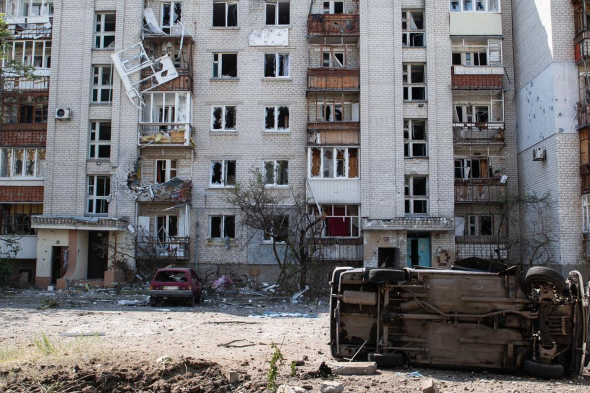 "Винесли навіть постільне": власник однієї з квартир Сєвєродонецька розповів про "ремонт" від окупантів